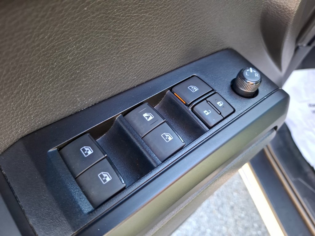 Used 2023 Toyota Tacoma SR AWD/4WD image 12