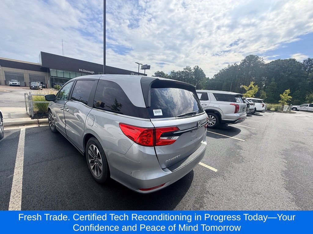 Used 2024 Honda Odyssey EX-L image 3