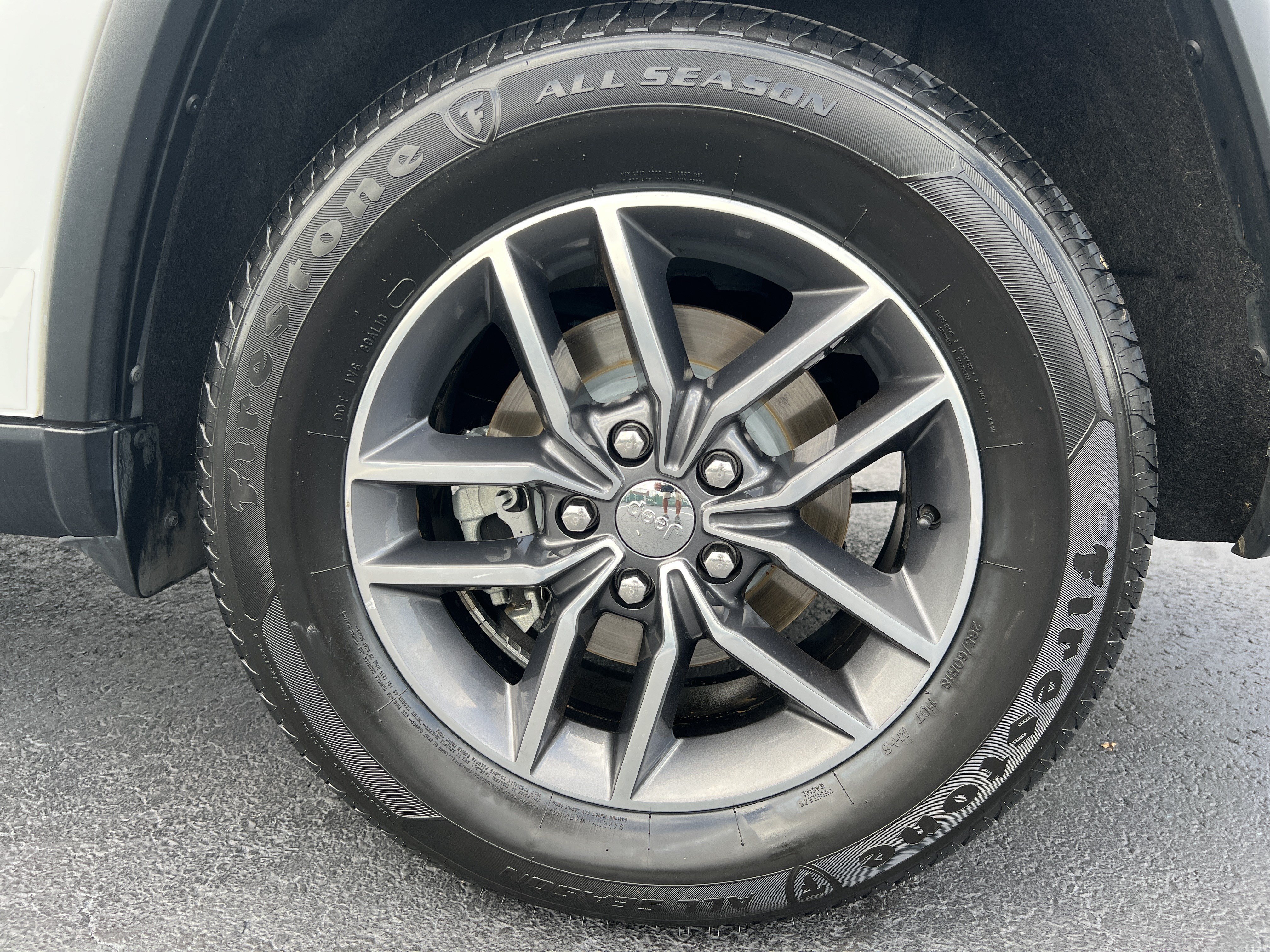 Used 2017 Jeep Grand Cherokee Limited RWD image 19