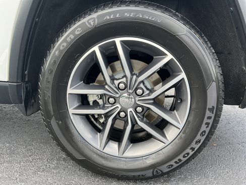 Used 2017 Jeep Grand Cherokee Limited RWD image 19