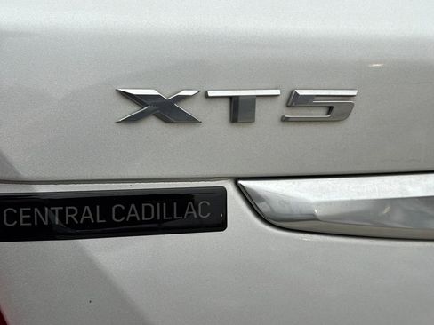 Used 2019 Cadillac XT5 Premium Luxury image 9