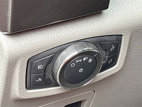 Used 2019 Ford F150 XLT w/ Equipment Group 302A Luxury image 10