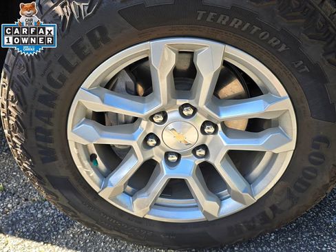 Used 2024 Chevrolet Silverado 1500 LT w/ Z71 Off-Road Package AWD/4WD image 9