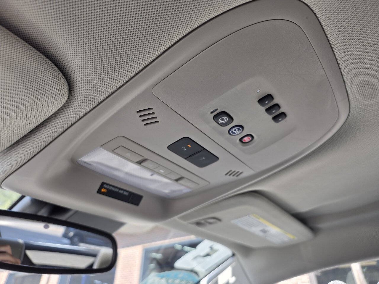 Used 2013 Chevrolet Volt w/ Enhanced Safety Package 2 FWD image 19