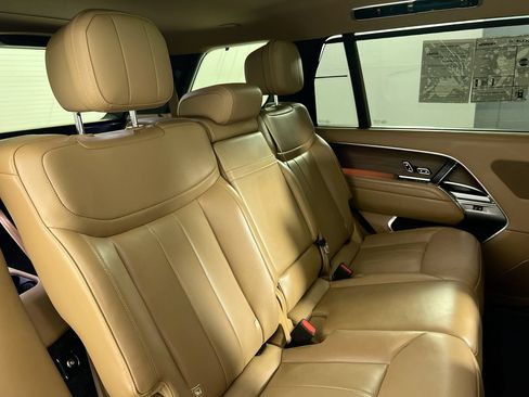 Used 2024 Land Rover Range Rover Long Wheelbase SE AWD/4WD image 28