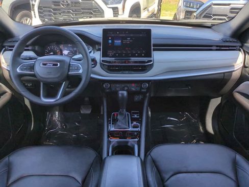 Used 2025 Jeep Compass Limited AWD/4WD image 14