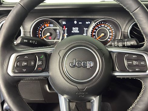 Used 2019 Jeep Wrangler Unlimited Sahara w/ Cold Weather Group AWD/4WD image 41