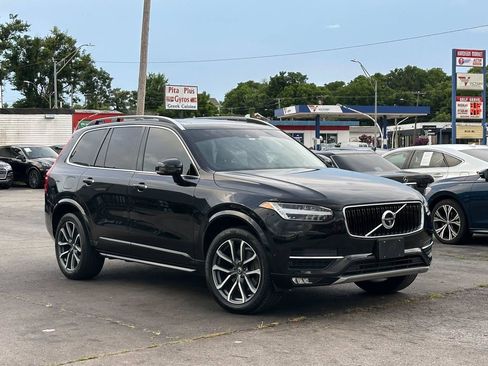 Used 2017 Volvo XC90 T6 Momentum w/ Vision Package AWD/4WD image 3