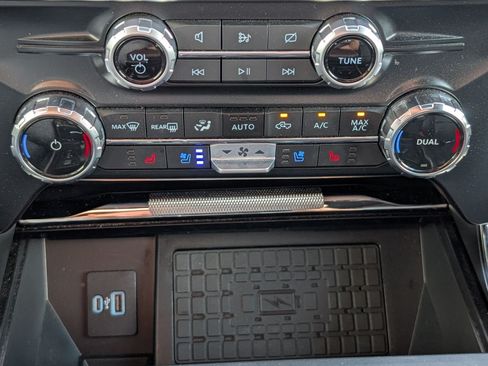 Used 2023 Ford F150 Lariat w/ Equipment Group 502A High AWD/4WD image 20