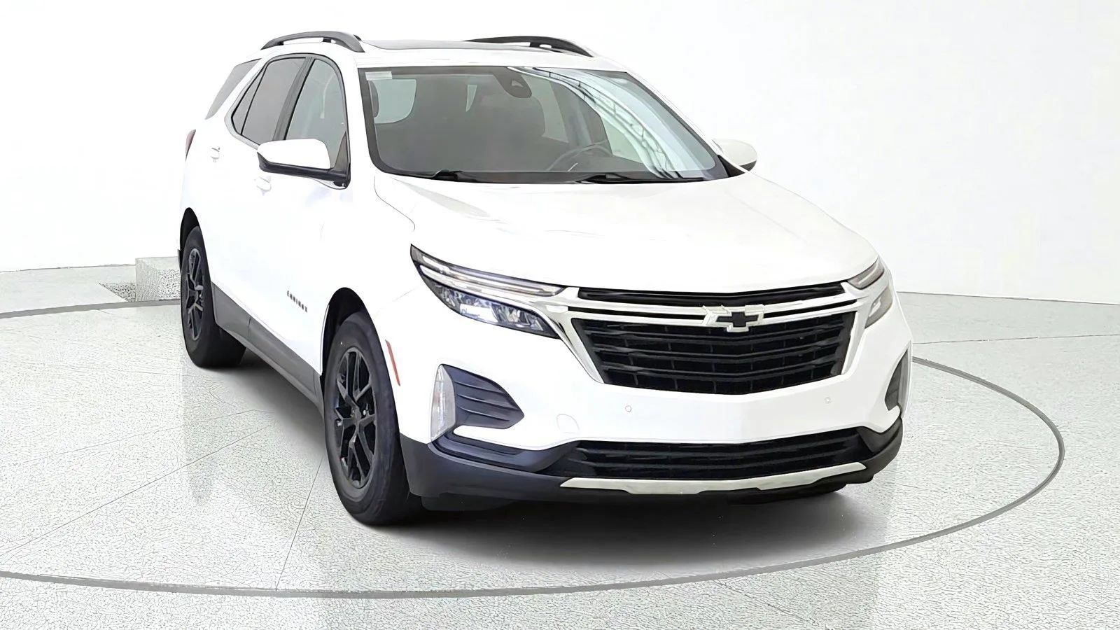 Used 2022 Chevrolet Equinox LT FWD image 2