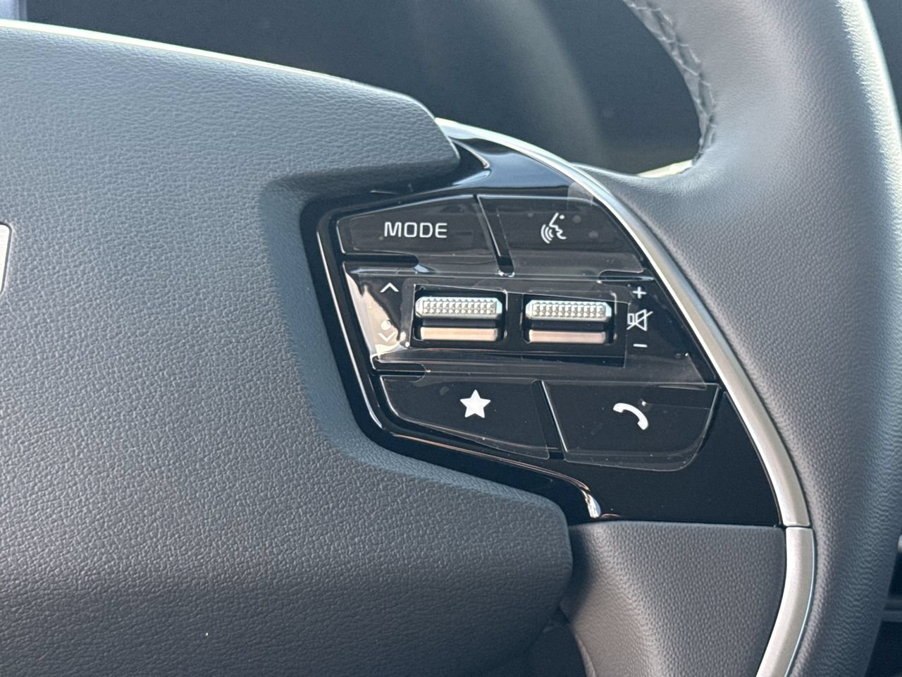 New 2026 Kia Niro FWD image 18