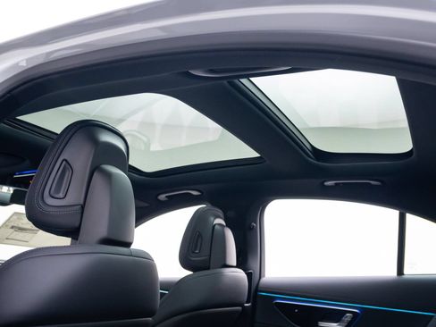New 2026 Mercedes-Benz E 53 AMG e 4MATIC Sedan image 21