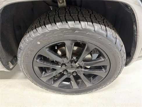 Used 2020 Jeep Grand Cherokee Altitude image 14