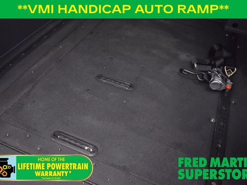 Used 2022 Toyota Sienna XLE image 23