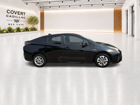 Used 2017 Toyota Prius Four FWD image 15