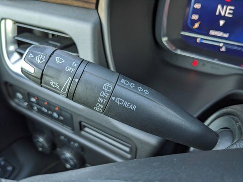 Used 2024 Chevrolet Tahoe Premier image 59