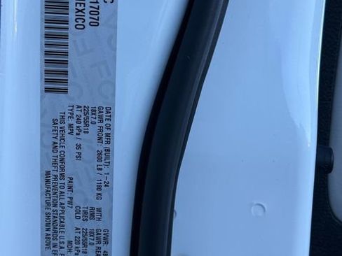 Used 2024 Jeep Compass Limited image 36