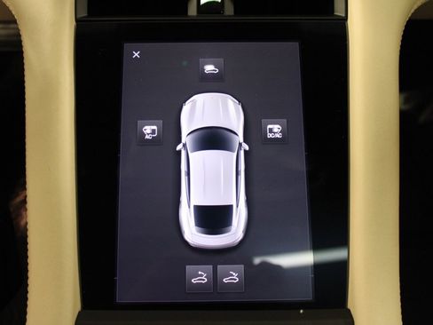 Certified 2025 Porsche Taycan image 32