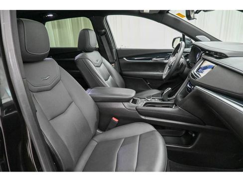 Used 2024 Cadillac XT5 Premium Luxury w/ Technology Package image 16
