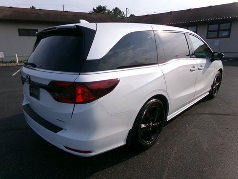 Used 2023 Honda Odyssey Sport image 3