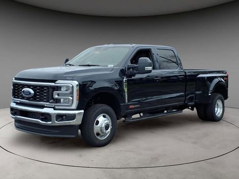 New 2026 Ford F350 XLT w/ XLT Premium Package AWD/4WD image 1