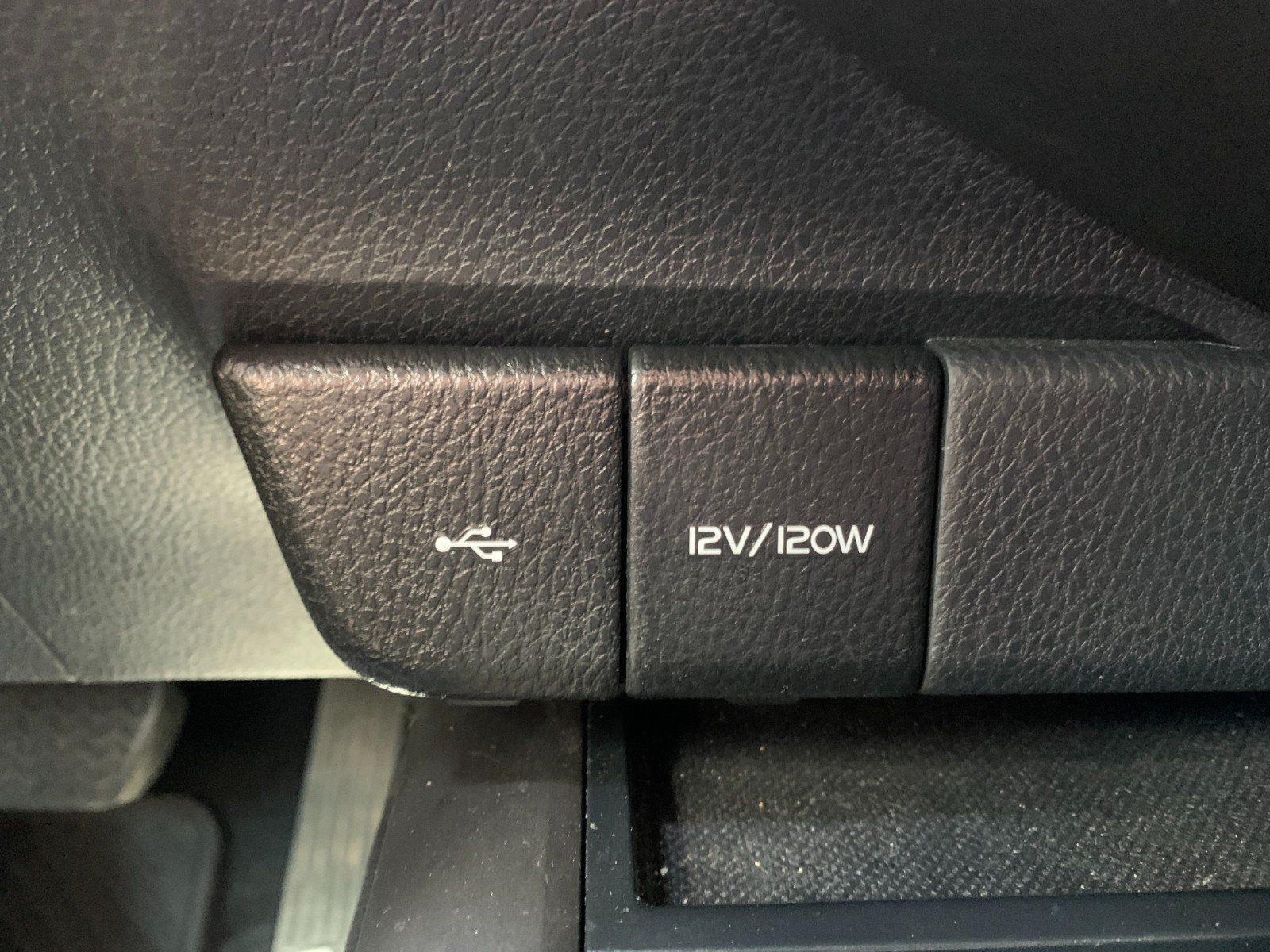 Used 2023 Toyota Camry LE AWD/4WD image 18