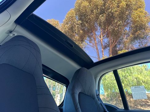 Used 2016 smart fortwo passion image 15