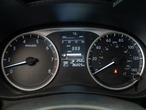 Used 2024 Nissan Versa S FWD image 13