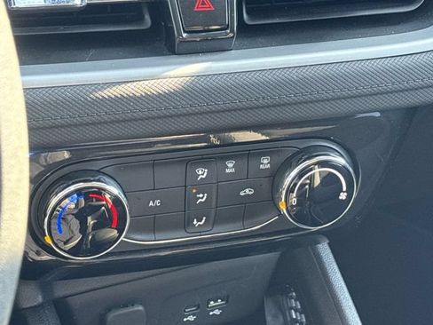 Used 2025 Chevrolet TrailBlazer LT AWD/4WD image 19