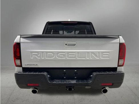 New 2026 Honda Ridgeline Black Edition image 4
