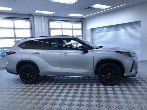 Certified 2025 Toyota Highlander XSE AWD/4WD image 34