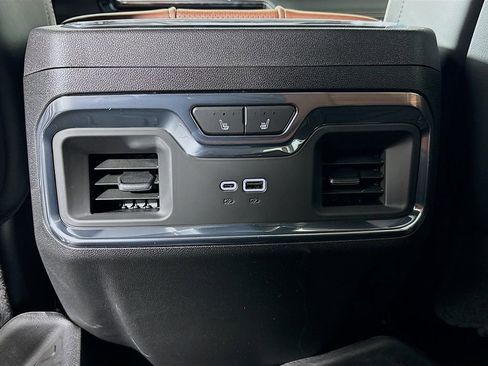 Used 2026 GMC Sierra 3500 Denali Ultimate image 29