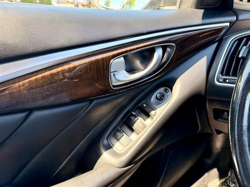 Used 2018 INFINITI Q50 Luxe w/ Essential Package (3.0T Luxe) AWD/4WD image 12