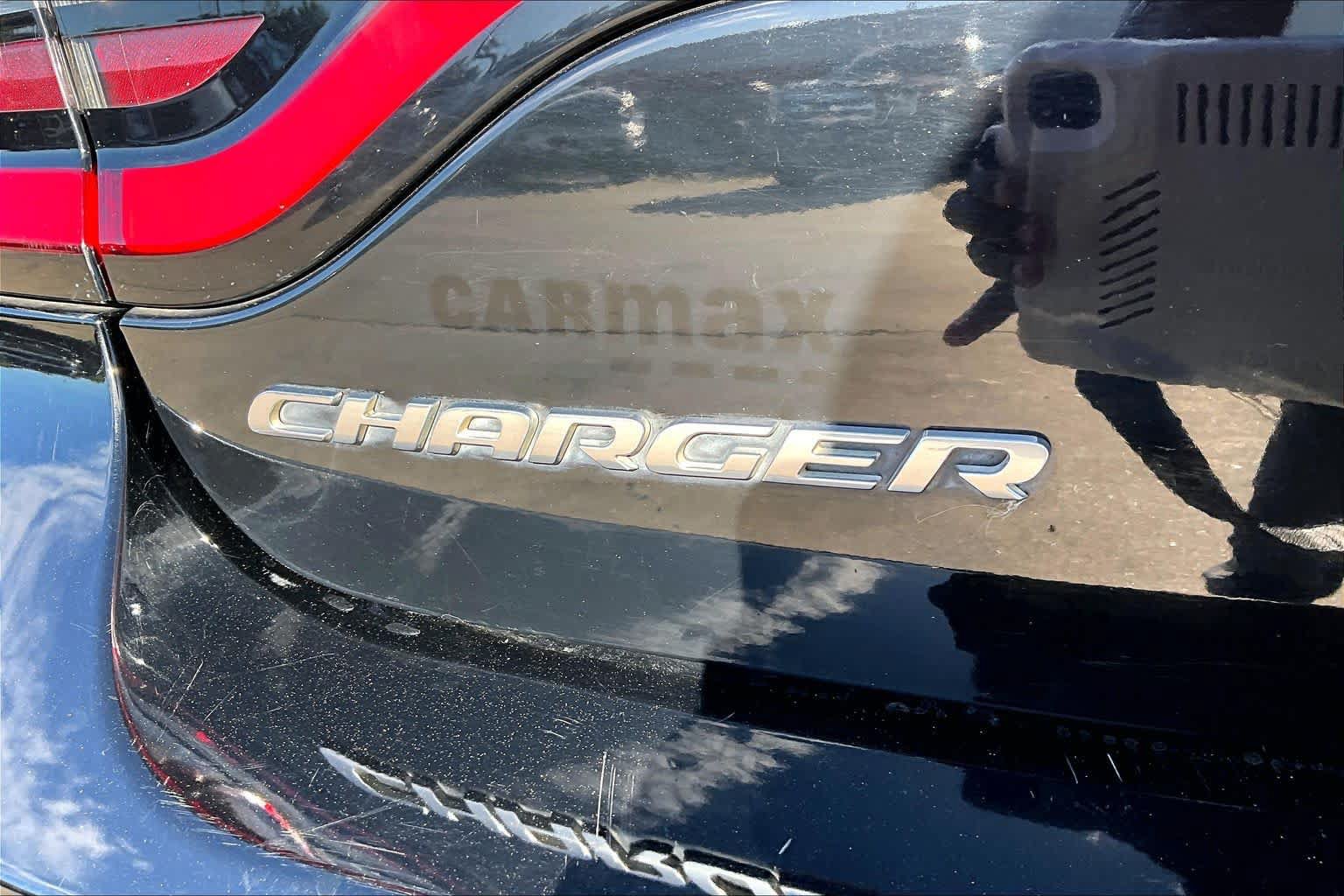 Used 2017 Dodge Charger SE RWD image 10