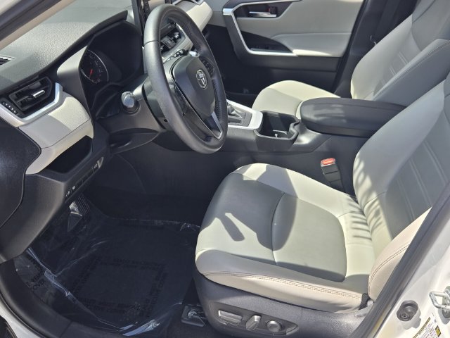 Used 2022 Toyota RAV4 XLE Premium FWD image 10