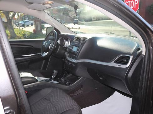 Used 2018 Dodge Journey SXT w/ Connectivity Group image 23