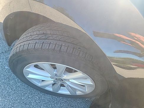 Used 2023 Toyota Corolla SE FWD image 5