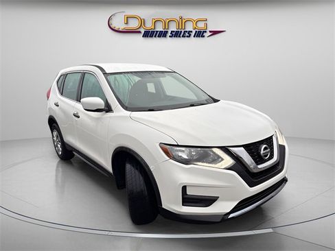 Used 2017 Nissan Rogue S image 4