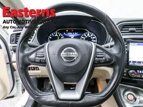 Used 2017 Nissan Maxima Platinum image 10