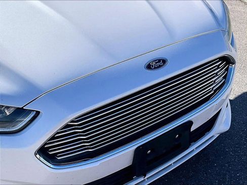 Used 2016 Ford Fusion SE image 27