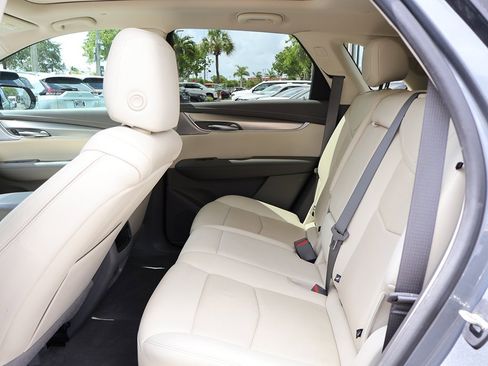 Used 2021 Cadillac XT5 Premium Luxury image 37