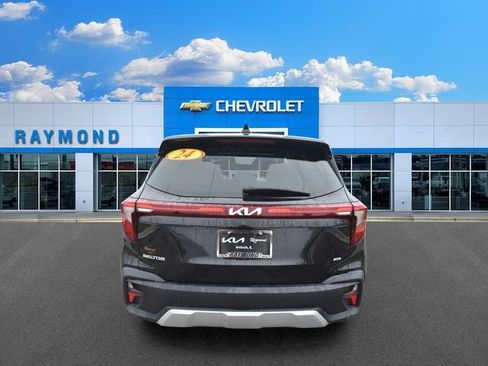 Certified 2024 Kia Seltos LX AWD/4WD image 4