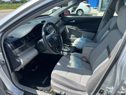 Used 2012 Toyota Camry LE FWD image 9