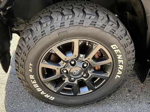 Used 2021 Toyota Tundra SR5 w/ Trail Edition AWD/4WD image 7