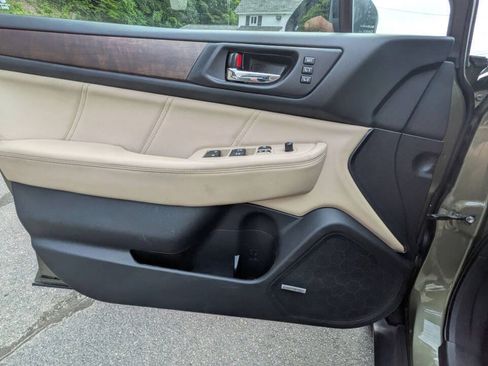 Used 2018 Subaru Outback 3.6R Limited AWD/4WD image 25