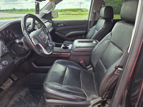 Used 2016 GMC Yukon XL SLT w/ Open Road Package AWD/4WD image 22