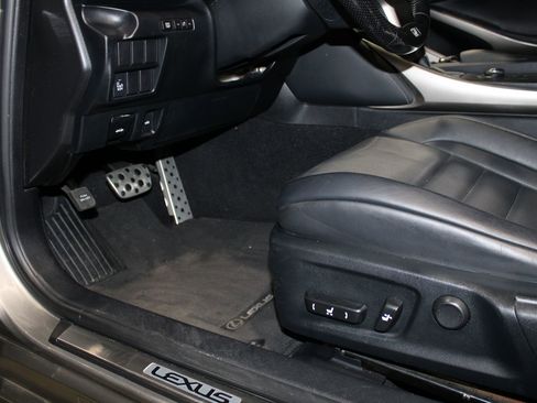 Used 2016 Lexus IS 200t image 20