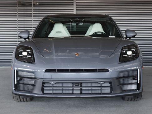Used 2026 Porsche Panamera RWD image 8