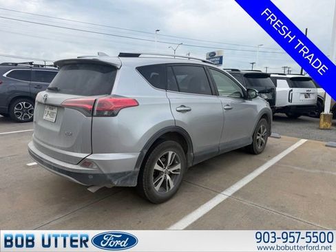 Used 2018 Toyota RAV4 XLE FWD image 4