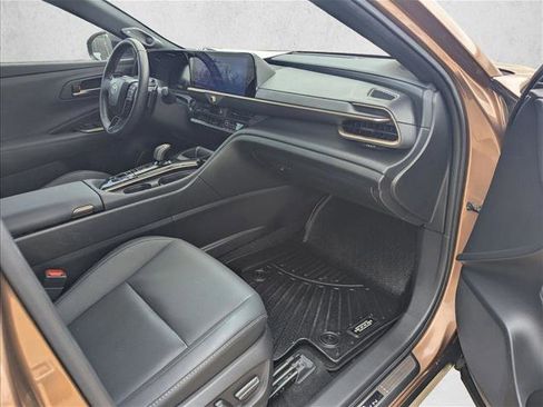 Certified 2025 Toyota Crown Signia w/ Advanced Technology Package AWD/4WD image 21